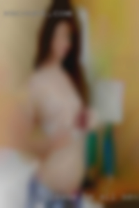 Please be all sexy woman, born girls that way.